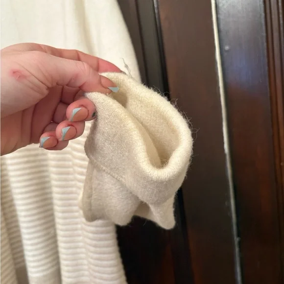 Elle Women's Elegant Cream Ribbed Cardigan - Picture 2 of 7